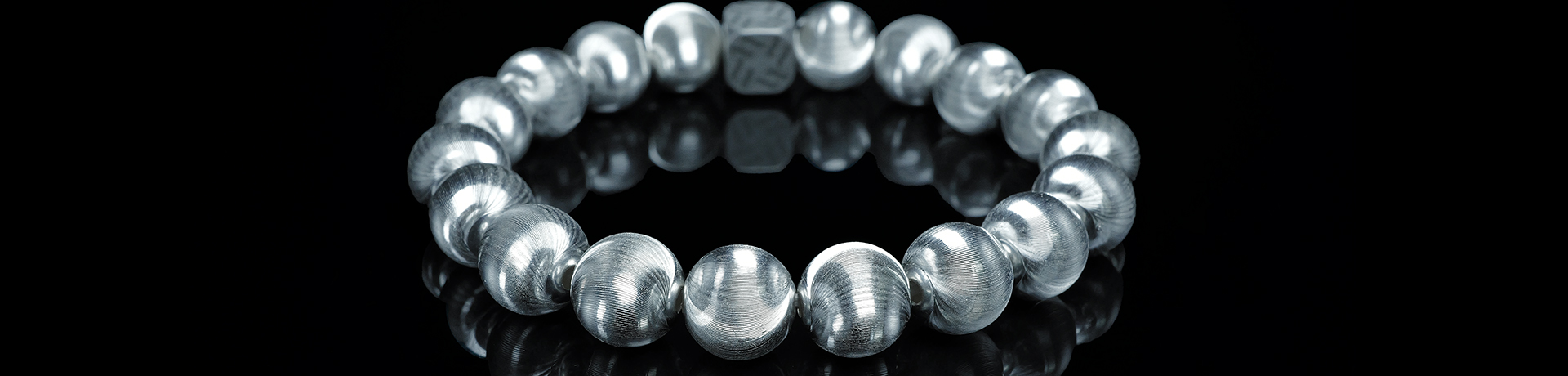 slider image slider_item_EYwd3j